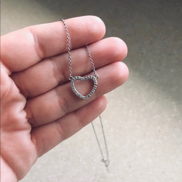14K Solid White Gold Heart Necklace W Diamonds - Picture 3 of 4